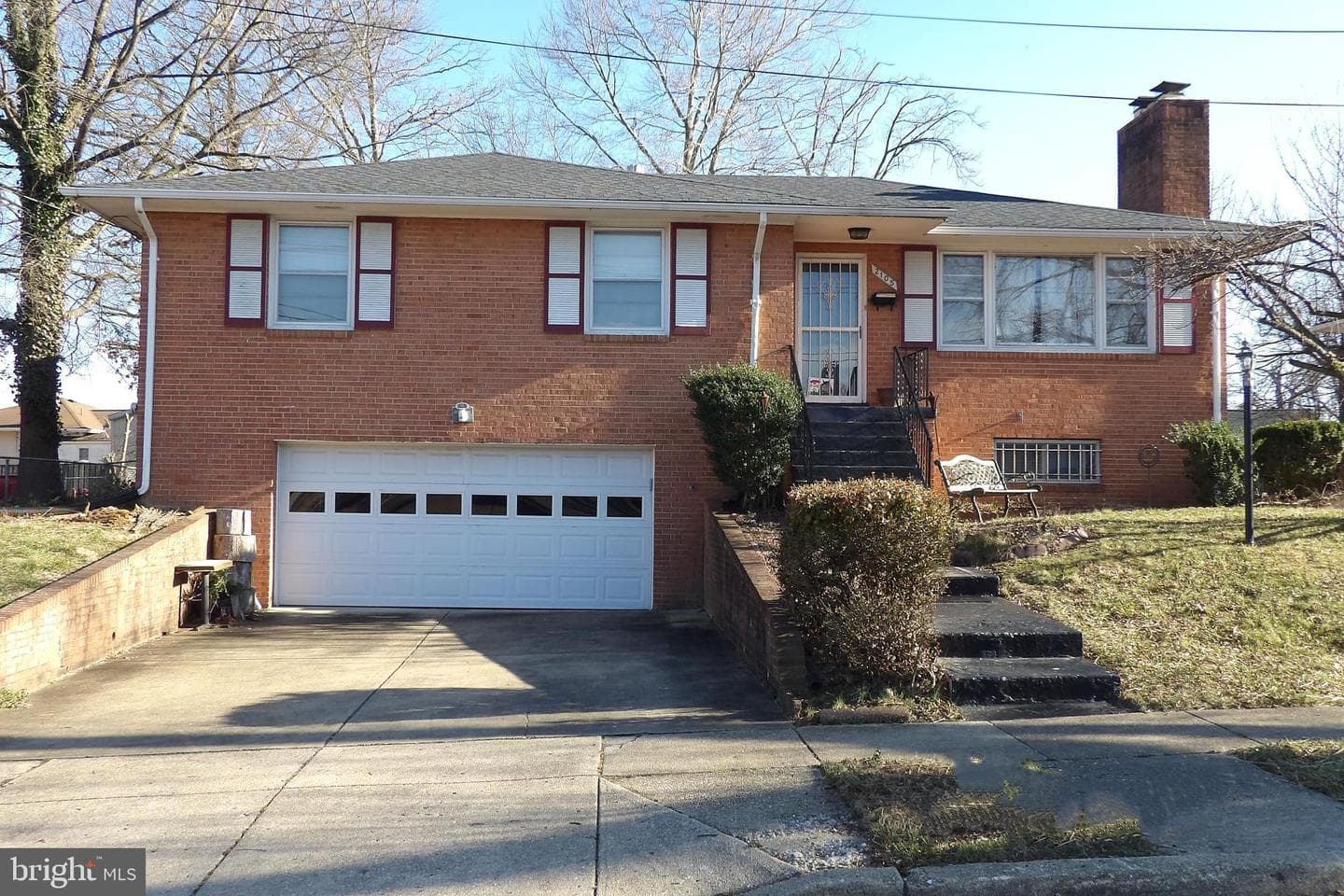 2105 Roxanne Place photo 1