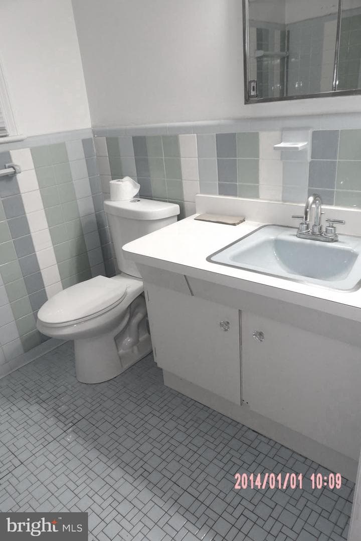 2105 Roxanne Place photo 12
