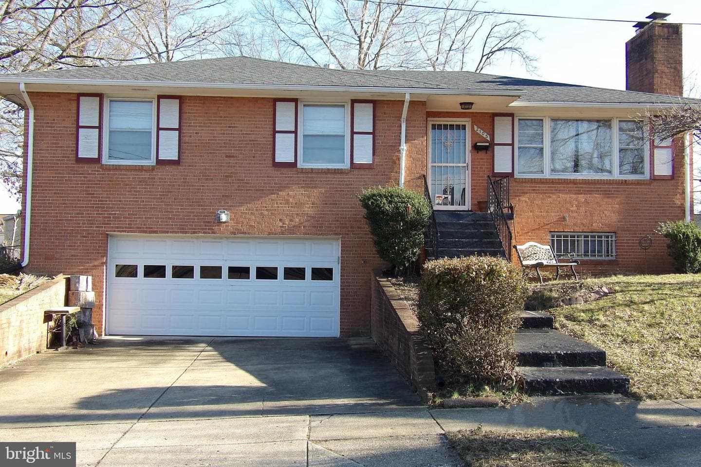 2105 Roxanne Place photo 2