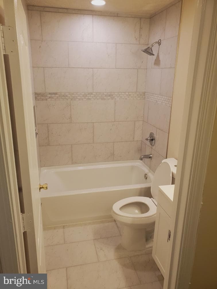 705 Risa Road photo 11