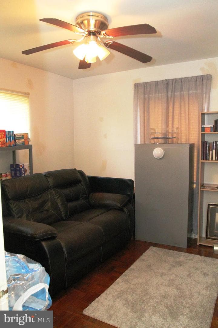 6703 Redfield Avenue photo 14