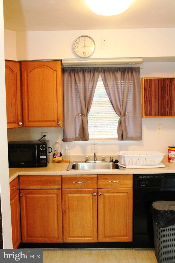 6703 Redfield Avenue photo 8