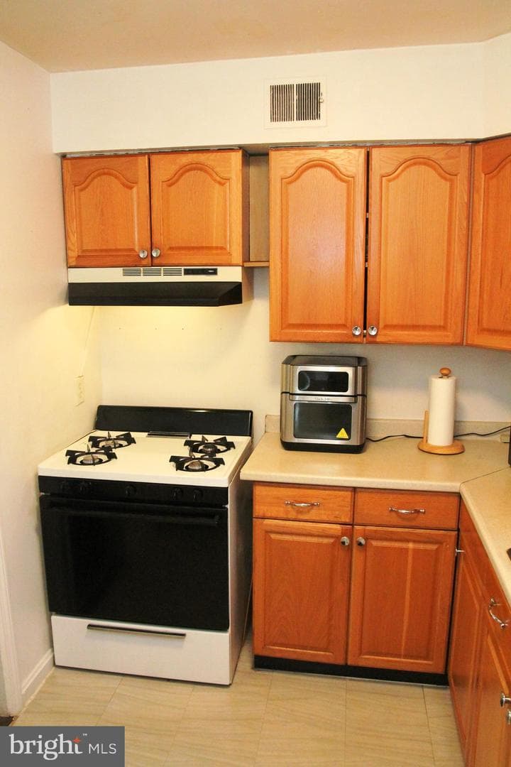 6703 Redfield Avenue photo 9