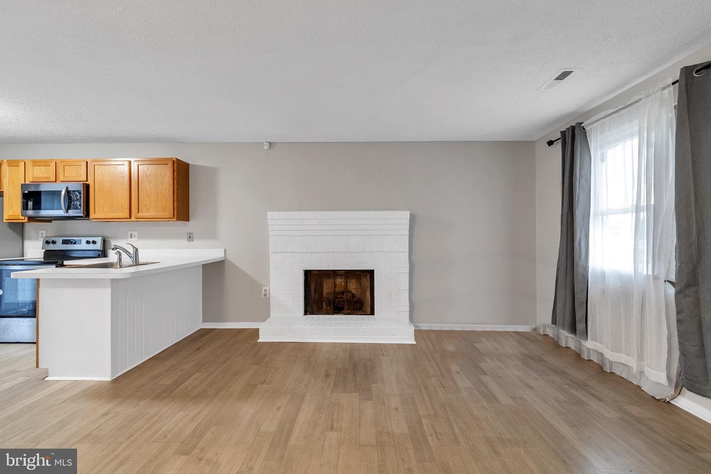 3409 Forestville Place photo 4