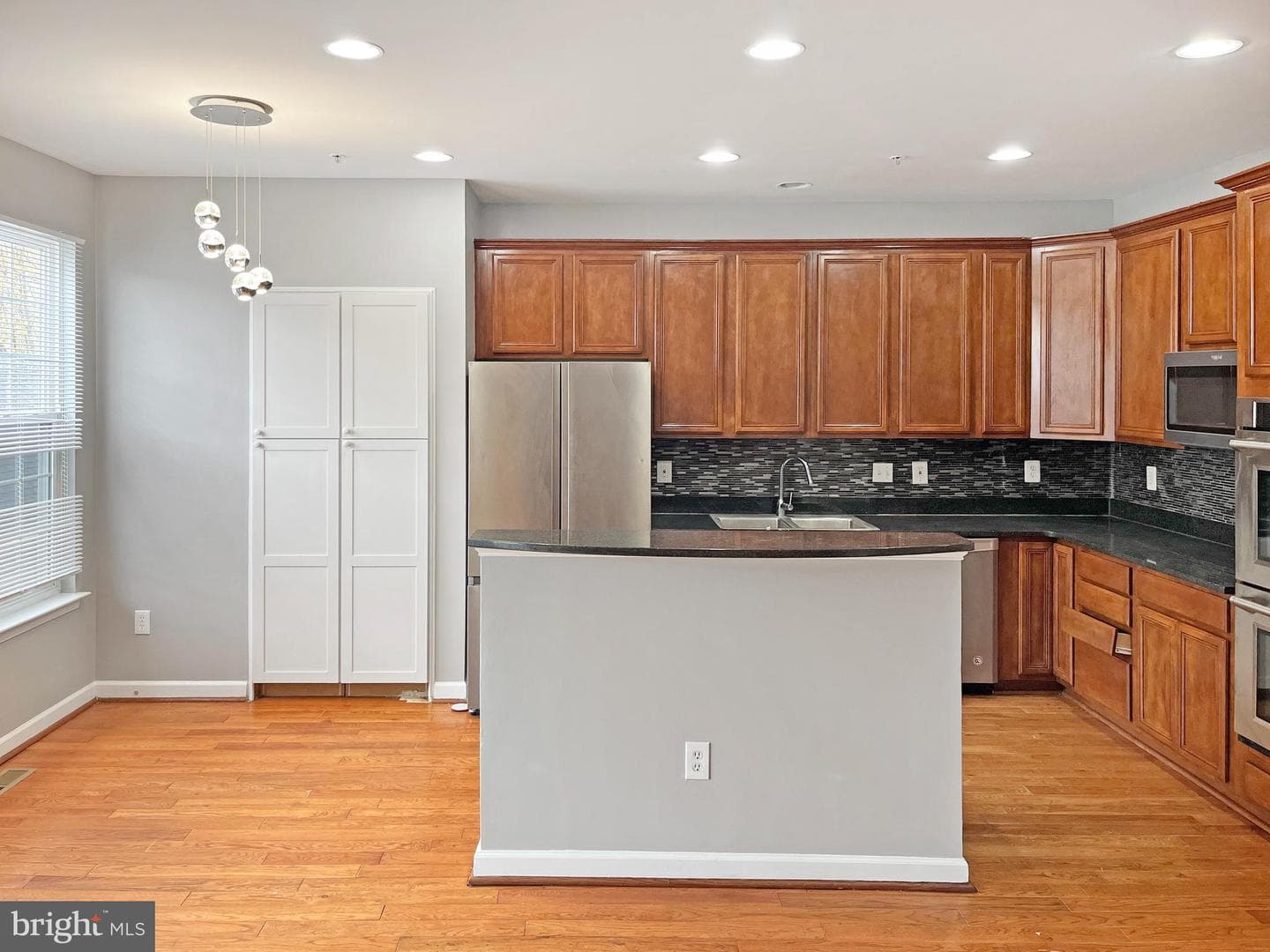 505 Spectator Avenue photo 3