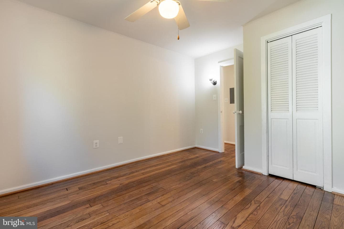 8 T Laurelhill Road photo 9