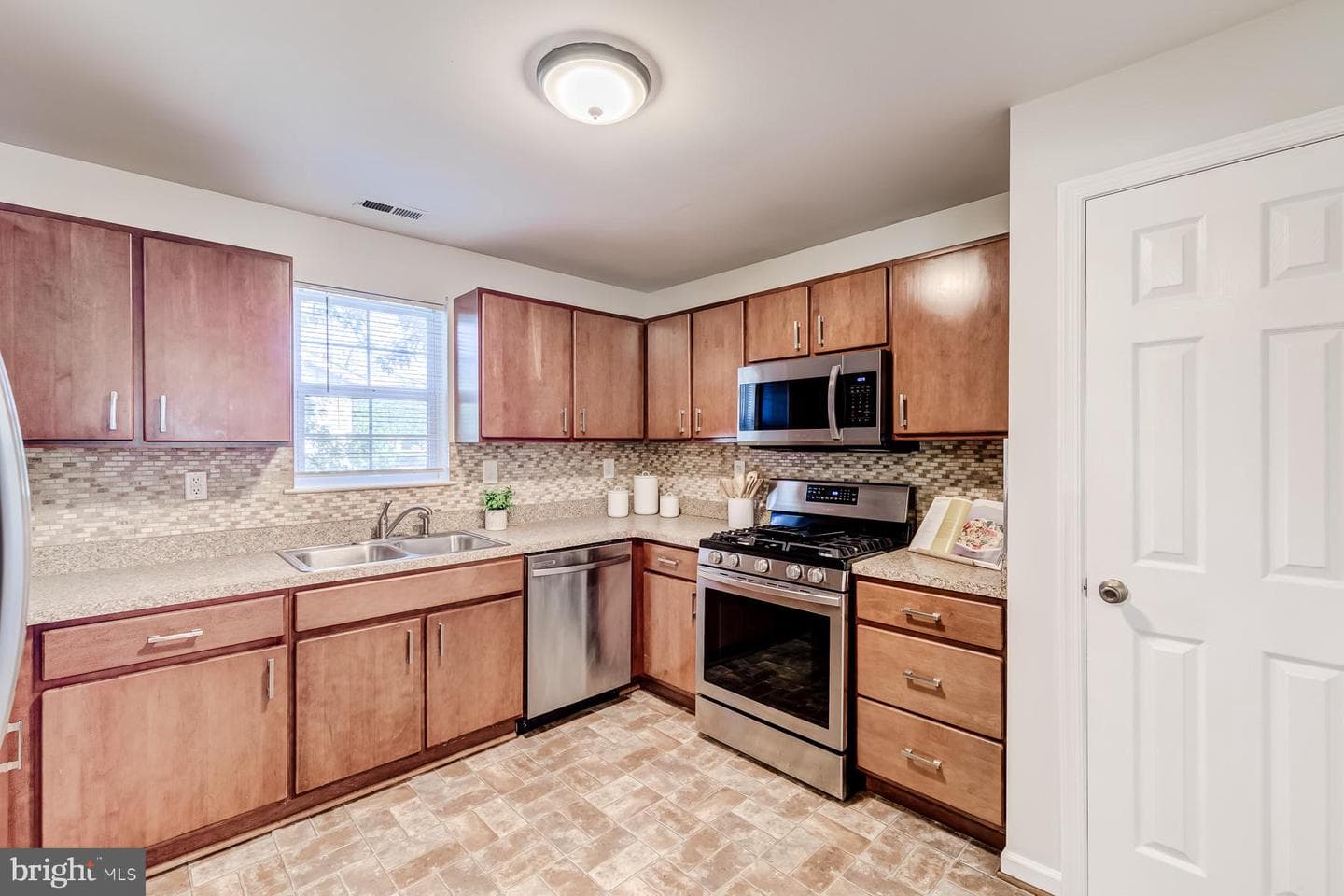 10108 Allentown Road photo 27