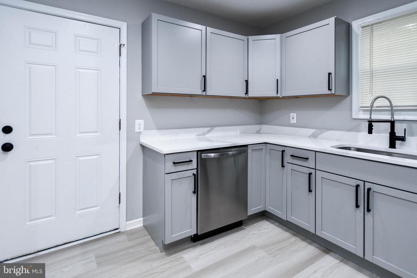 5524 Addison Road photo 10