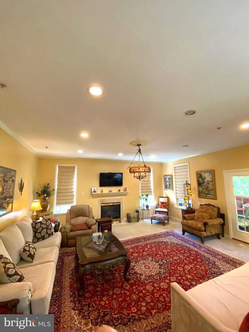 8045 Alloway Lane photo 7