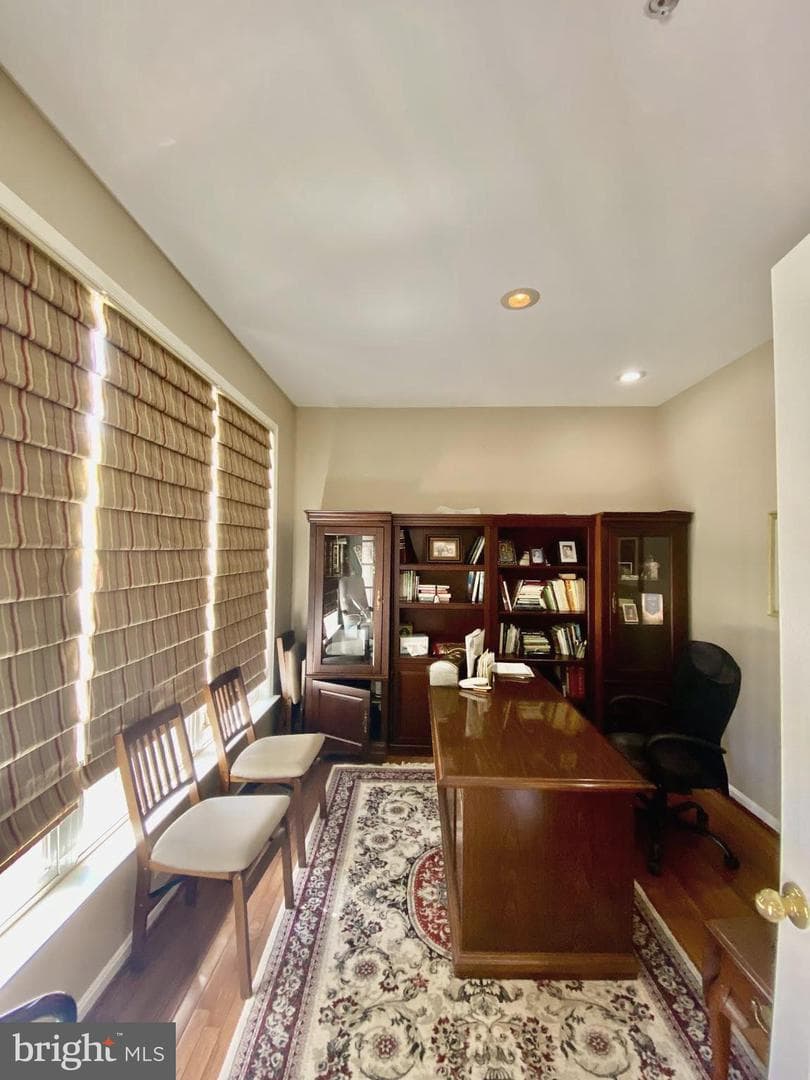 8045 Alloway Lane photo 9