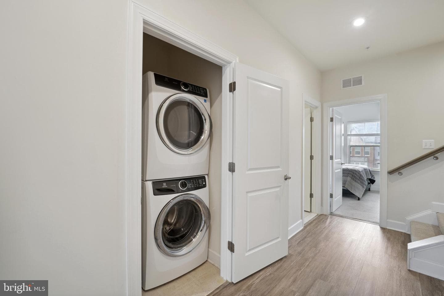 103 Capital Court photo 16