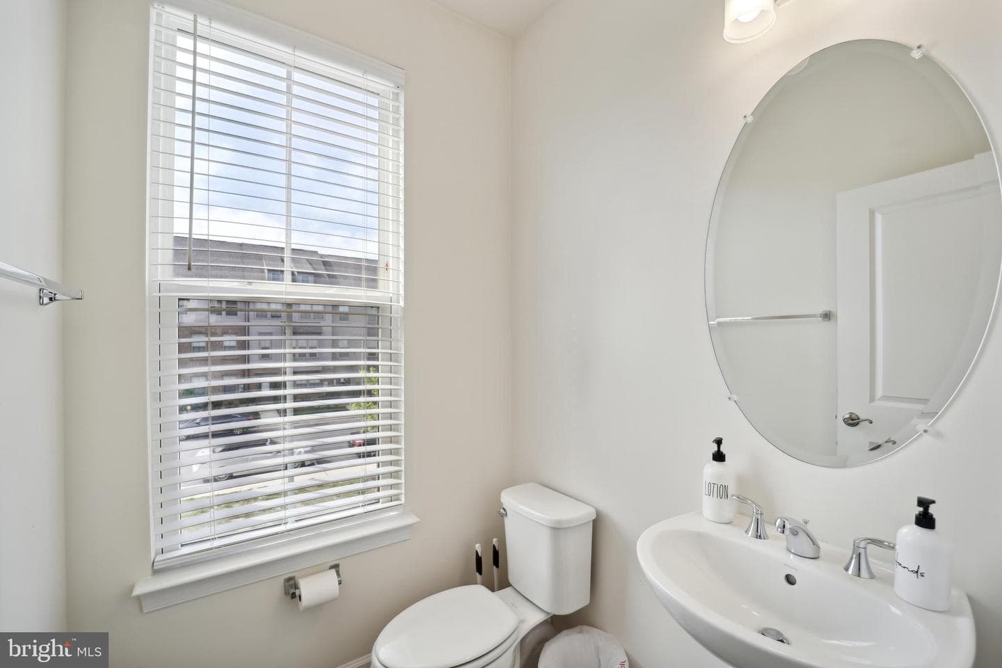 103 Capital Court photo 21