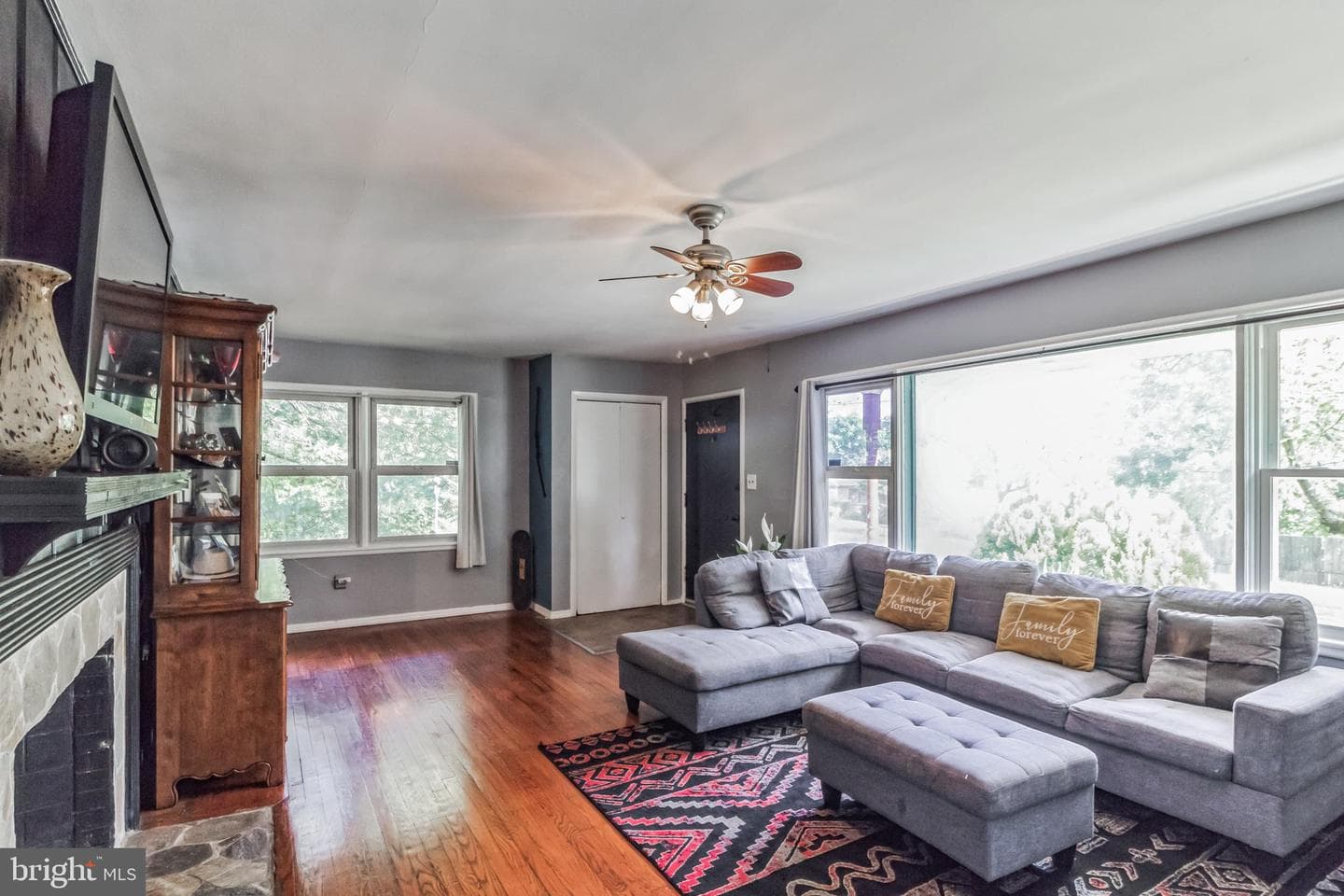 2214 Apache Street photo 4