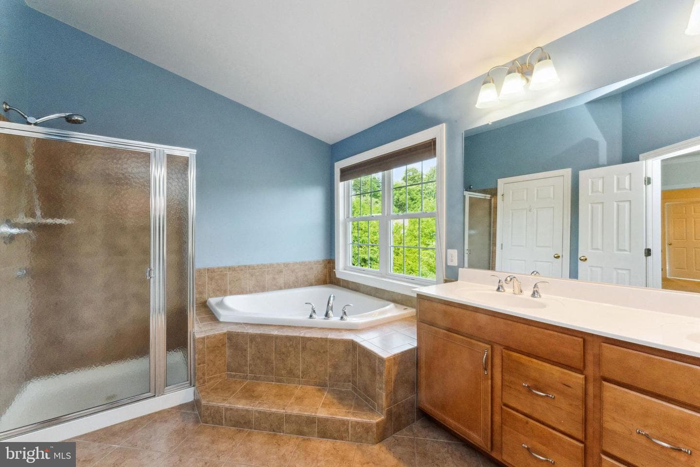 4234 Chariot Way photo 16