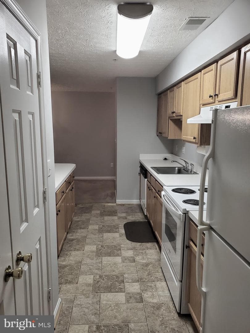 3704 Excalibur Court #202 photo 10