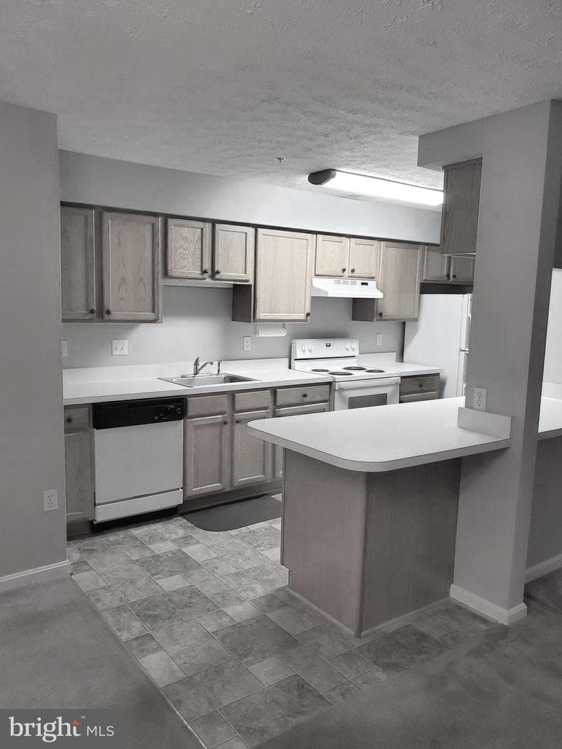 3704 Excalibur Court #202 photo 9