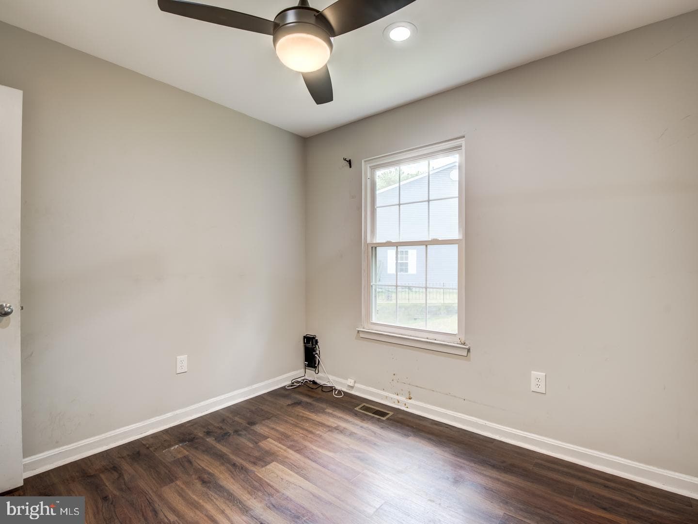 5751 Gladstone Way photo 11