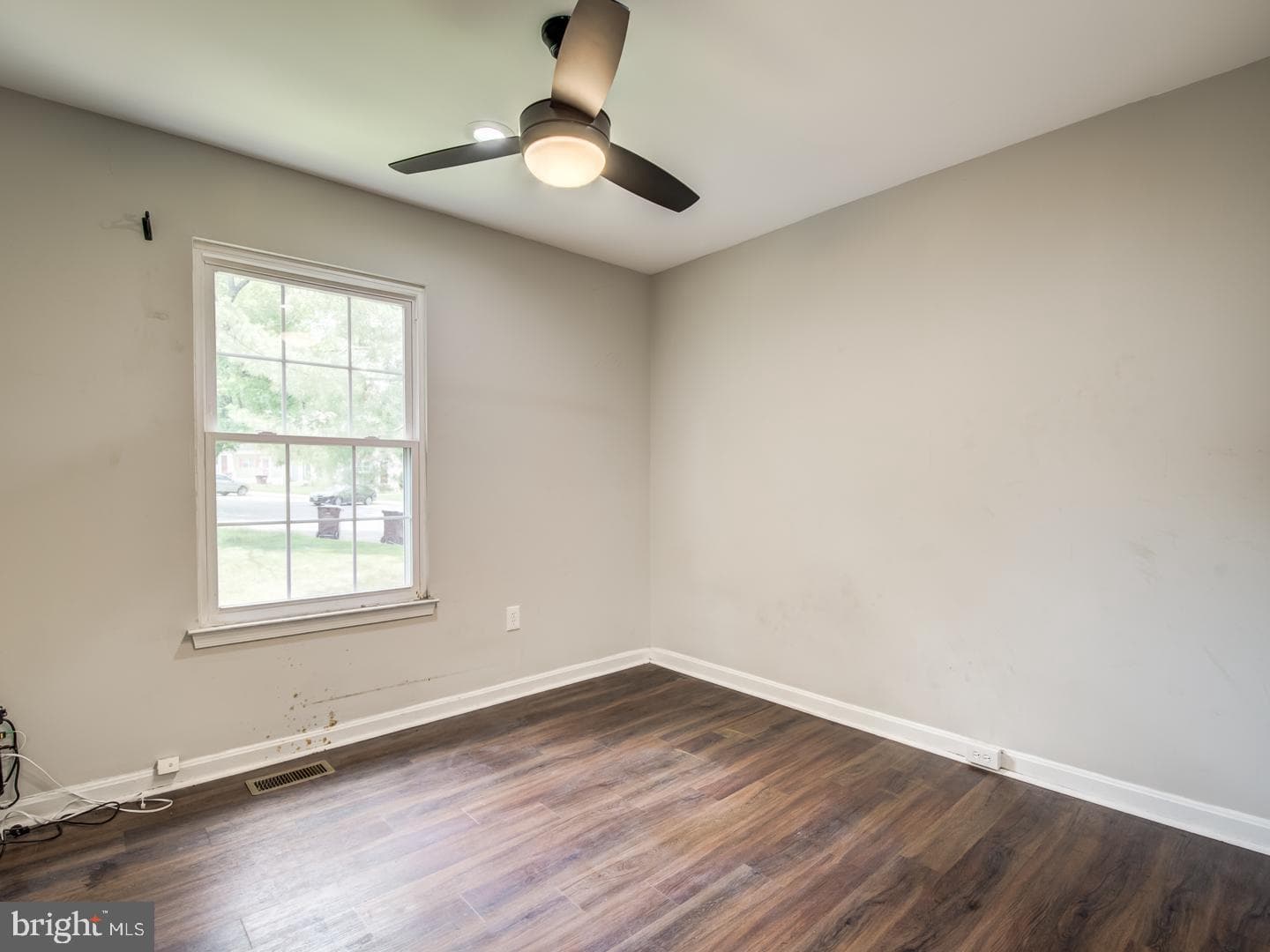 5751 Gladstone Way photo 13