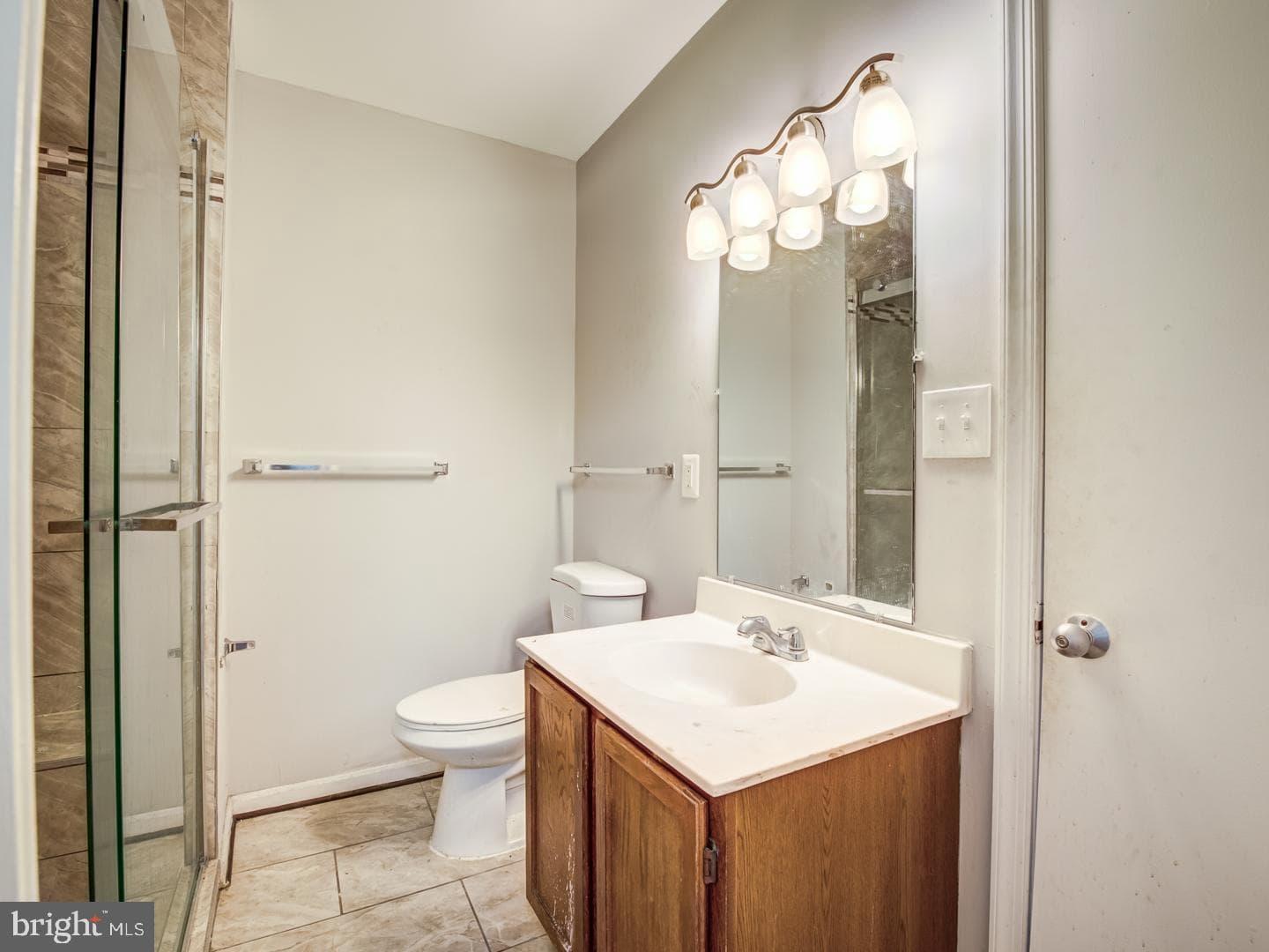5751 Gladstone Way photo 17