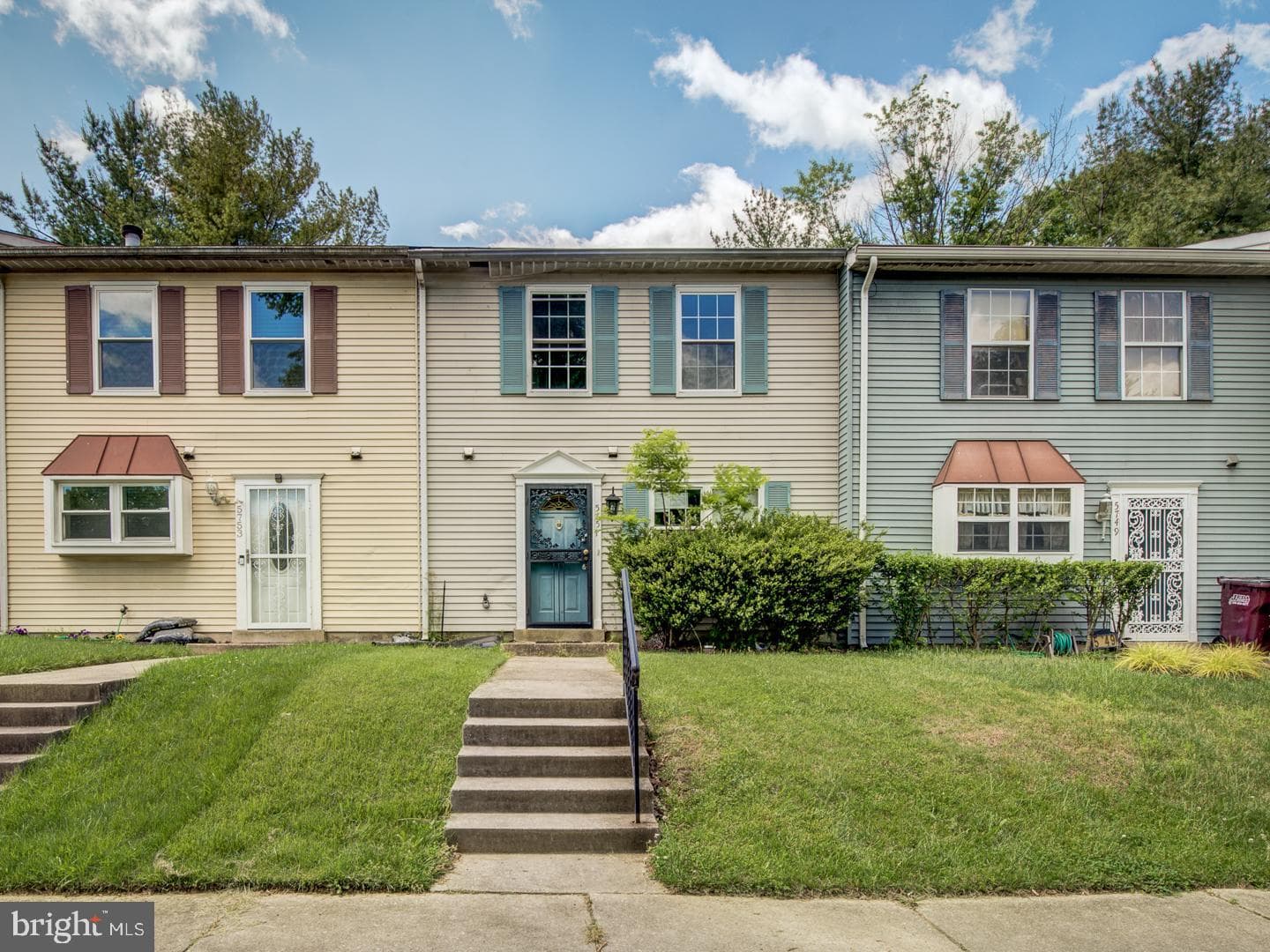 5751 Gladstone Way photo 2