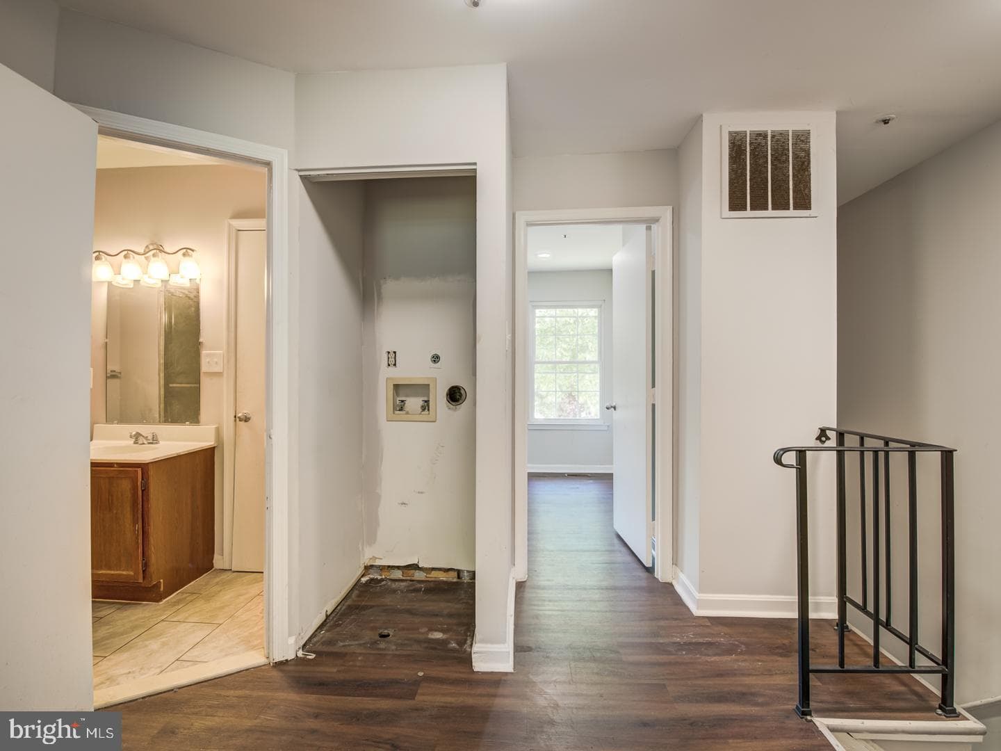 5751 Gladstone Way photo 20