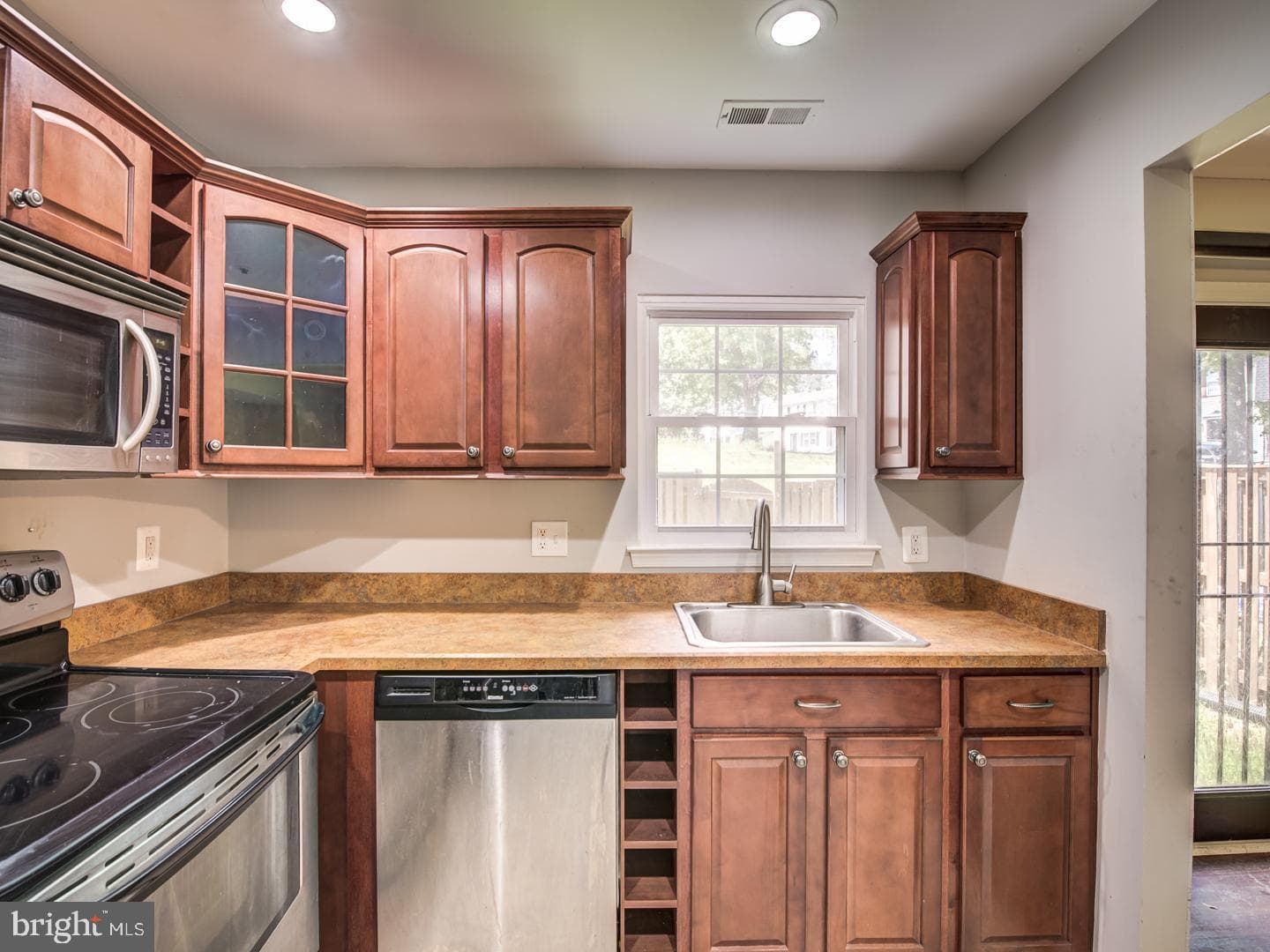 5751 Gladstone Way photo 21
