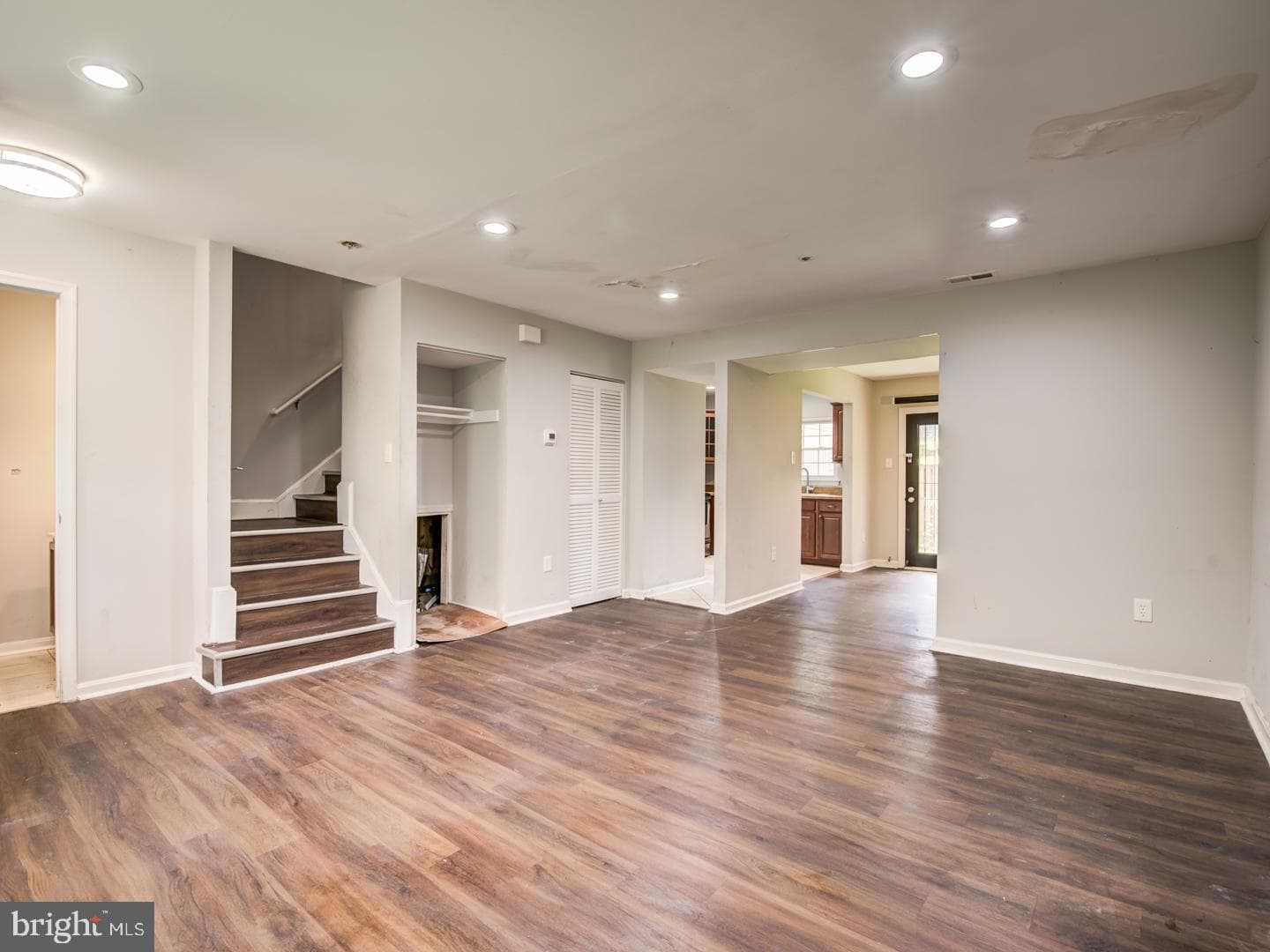 5751 Gladstone Way photo 30