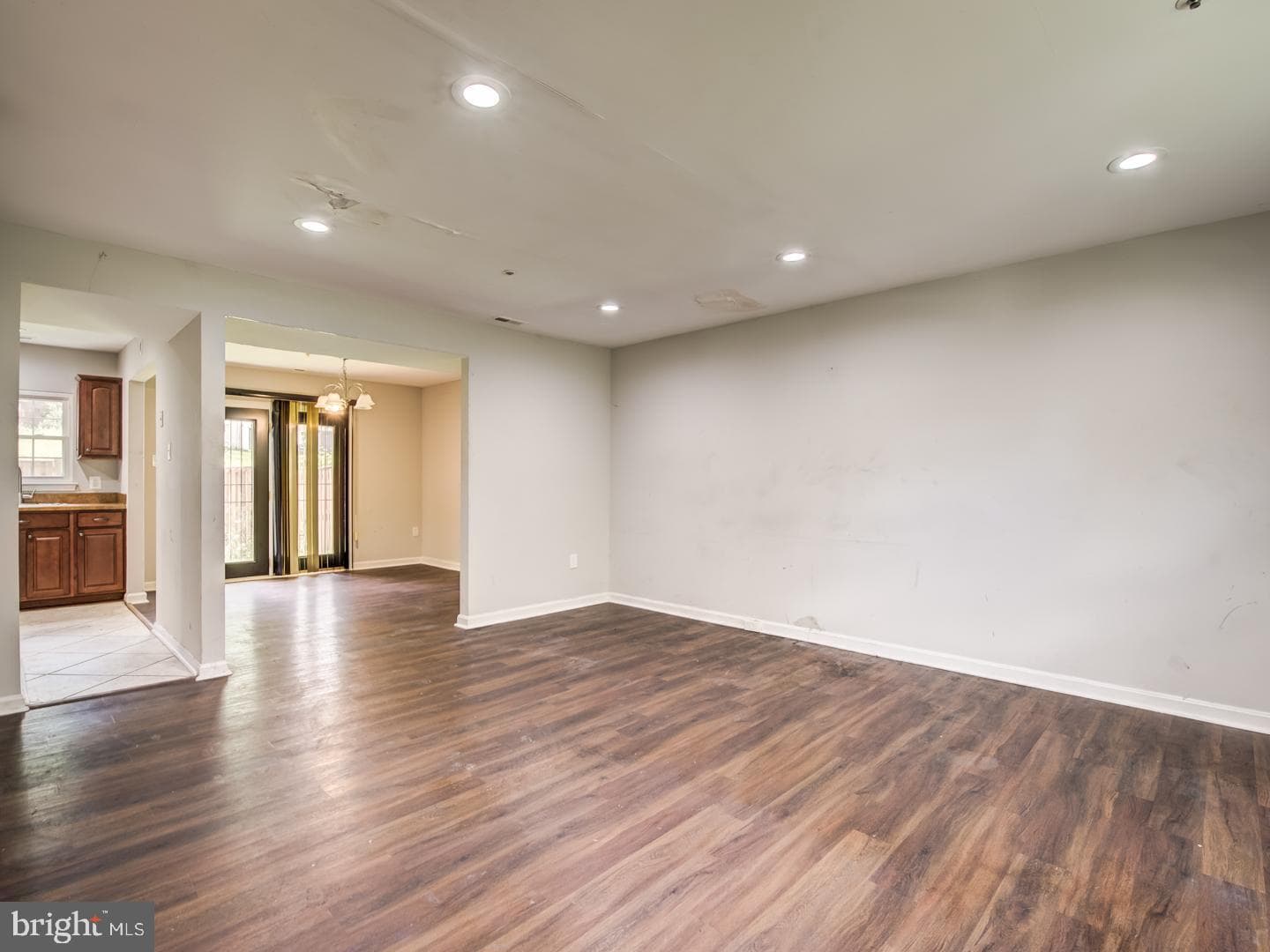 5751 Gladstone Way photo 32