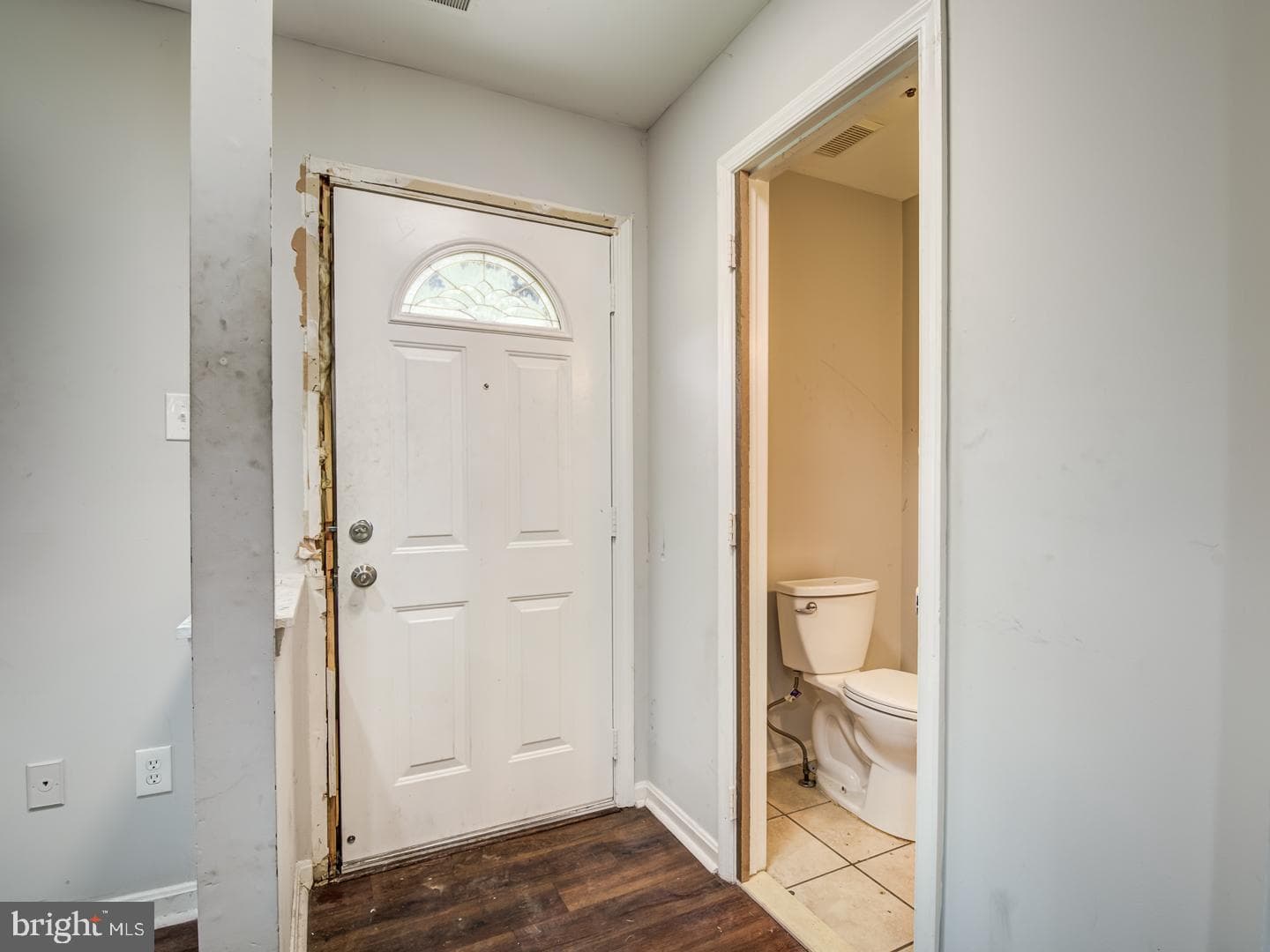 5751 Gladstone Way photo 33