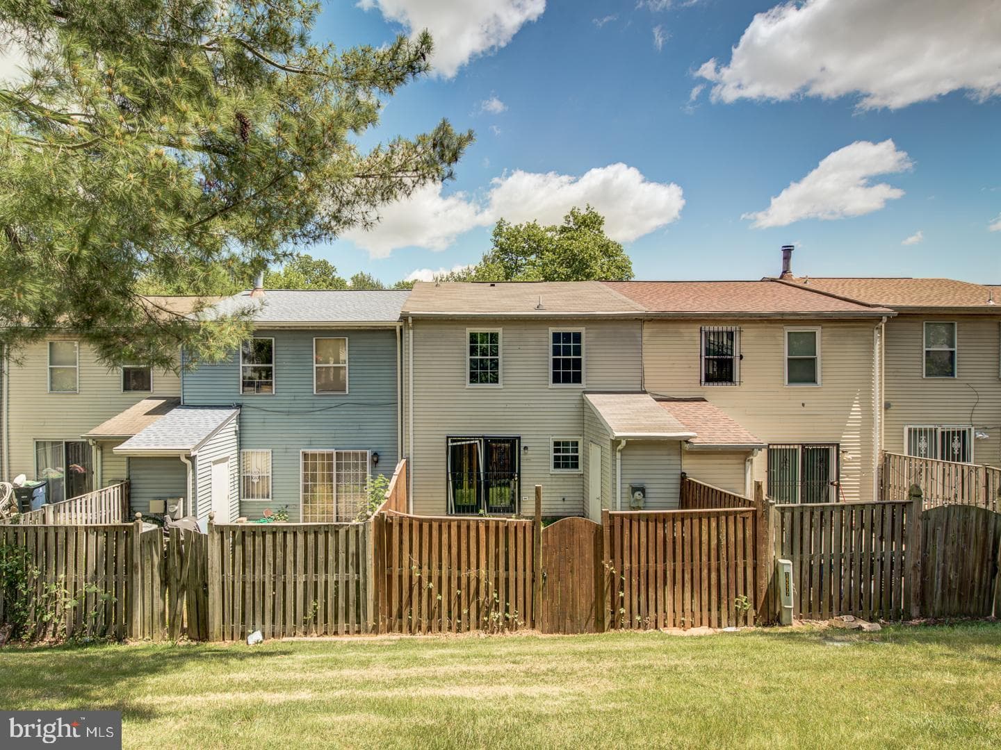 5751 Gladstone Way photo 5