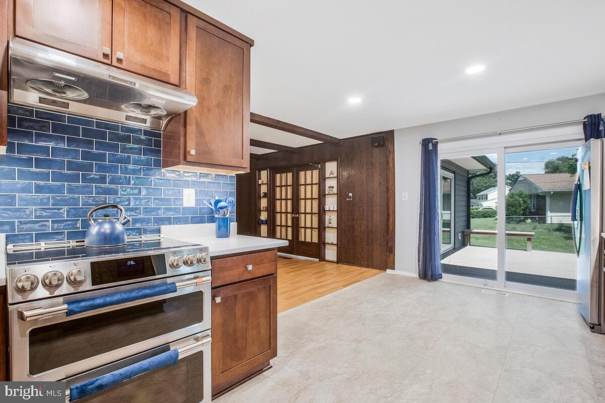 3805 Waldorf Way photo 5