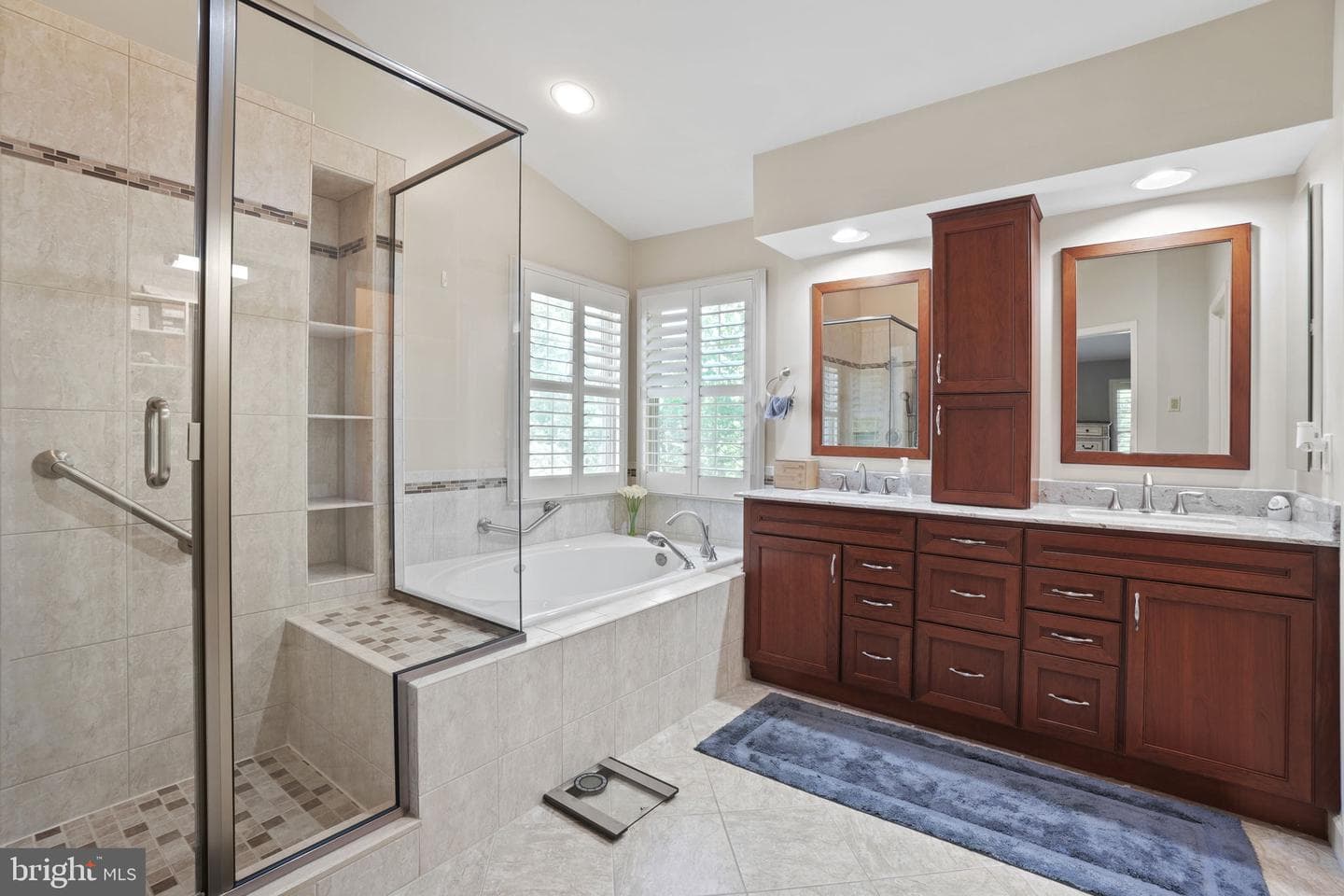 5404 Lakevale Terrace photo 12