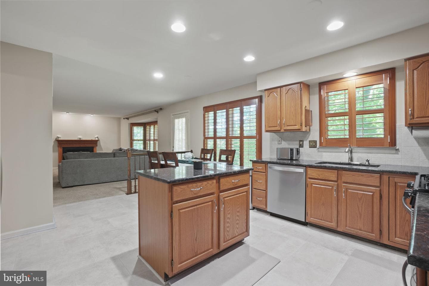 5404 Lakevale Terrace photo 4