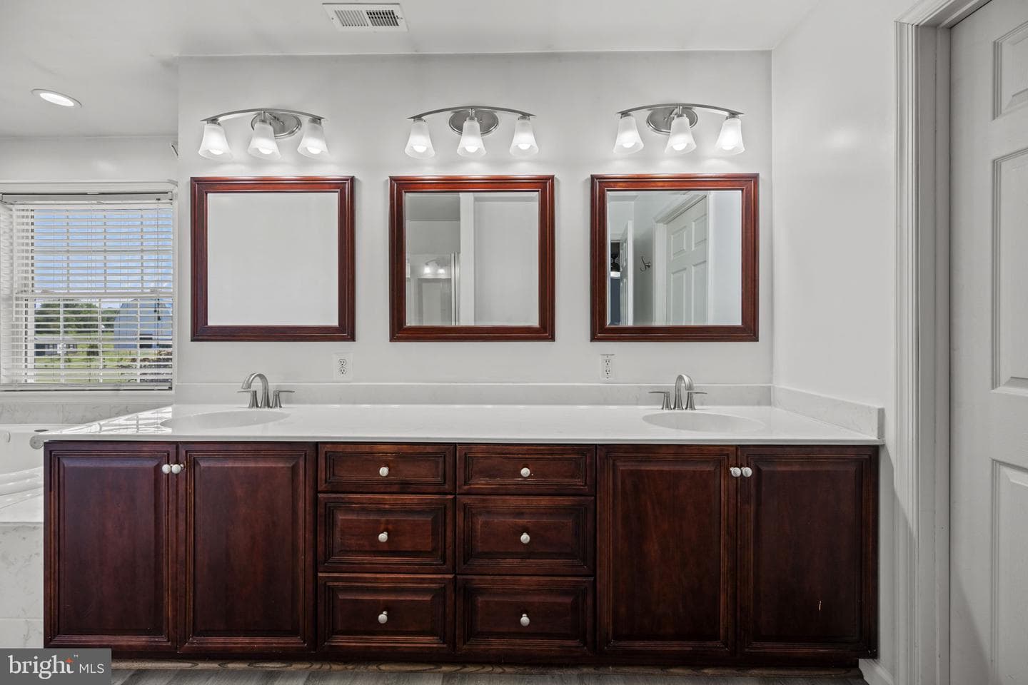 15300 Baden Naylor Road photo 25