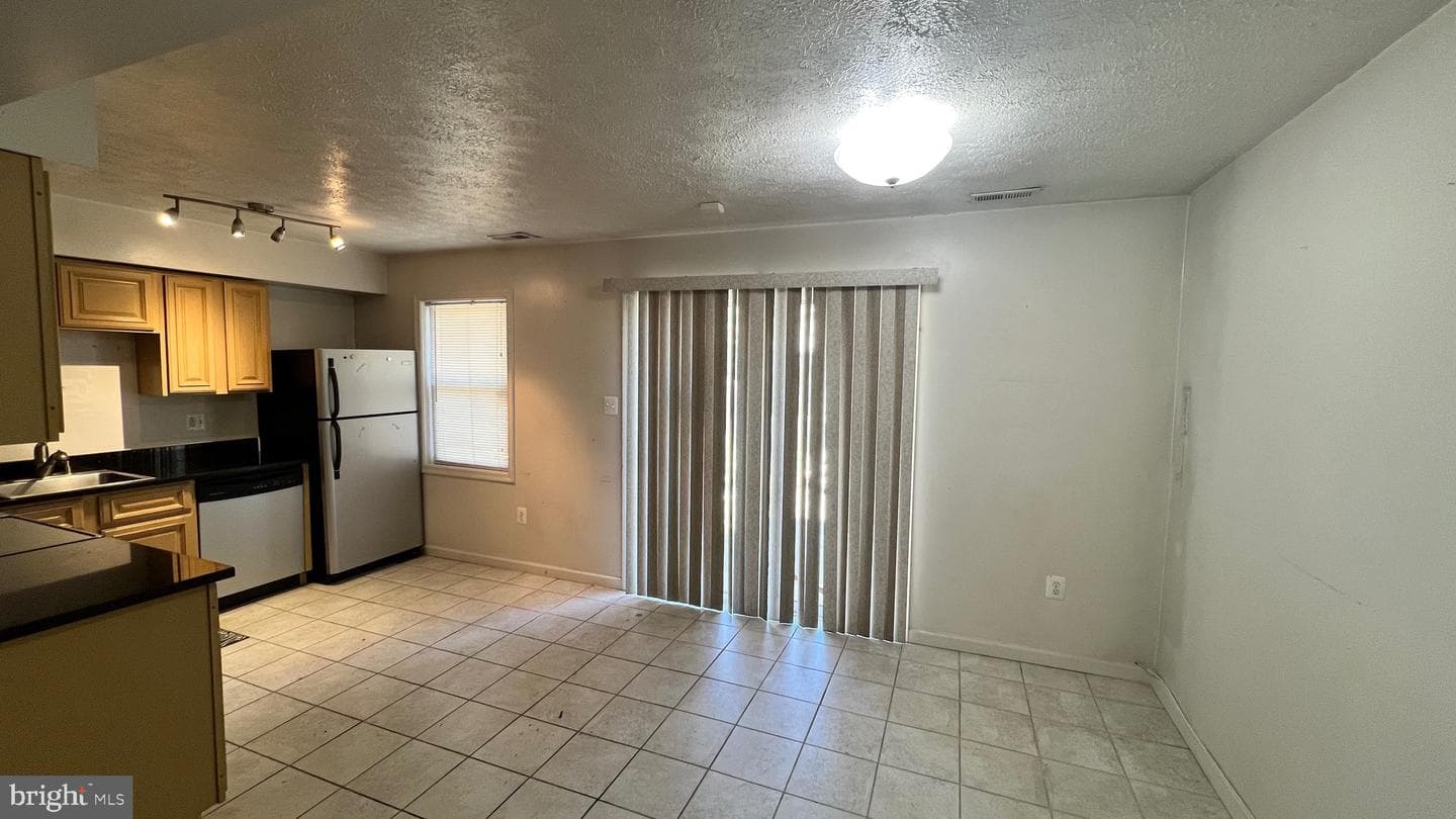1122 Dutton Way photo 4