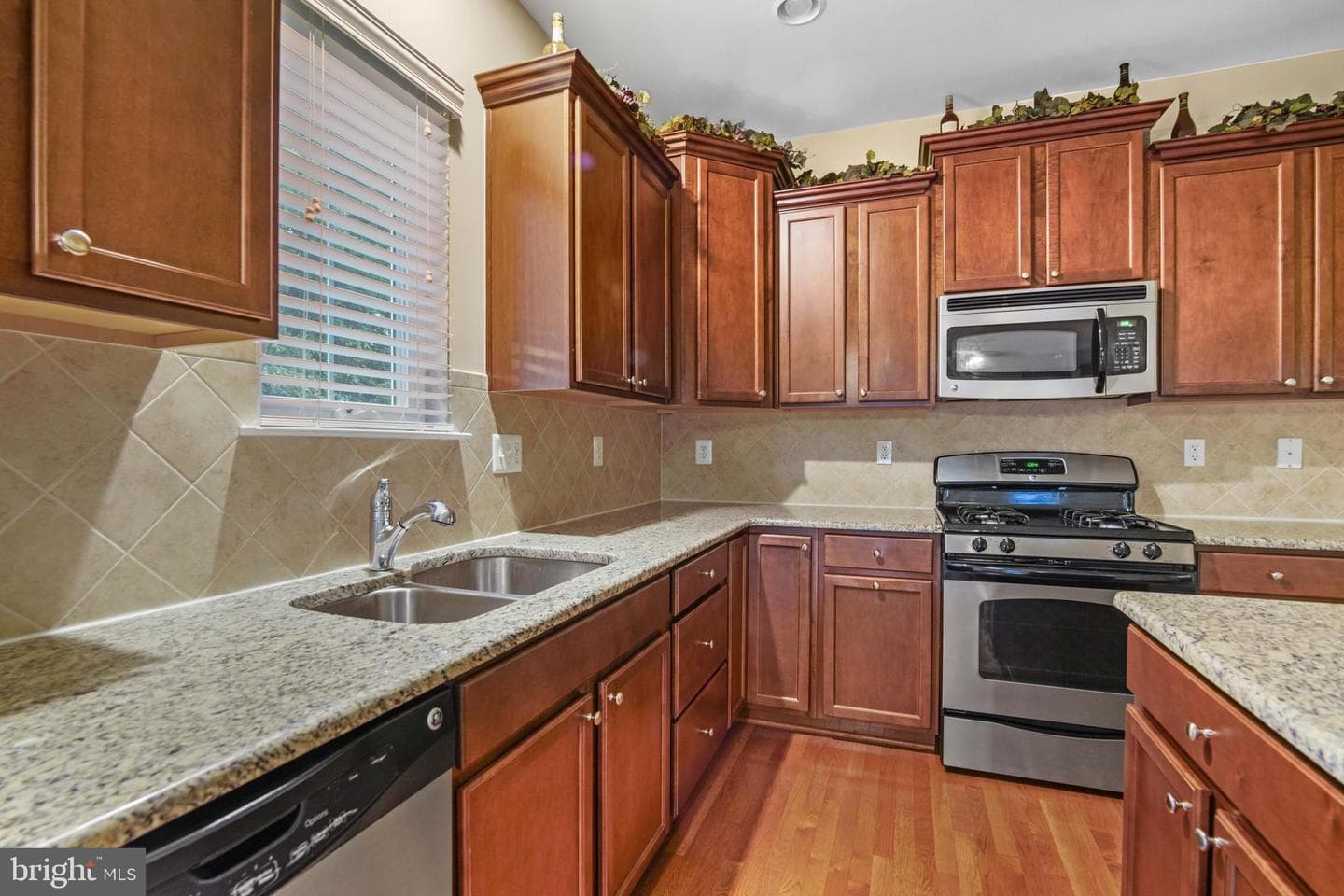 17205 Madrillon Way photo 8