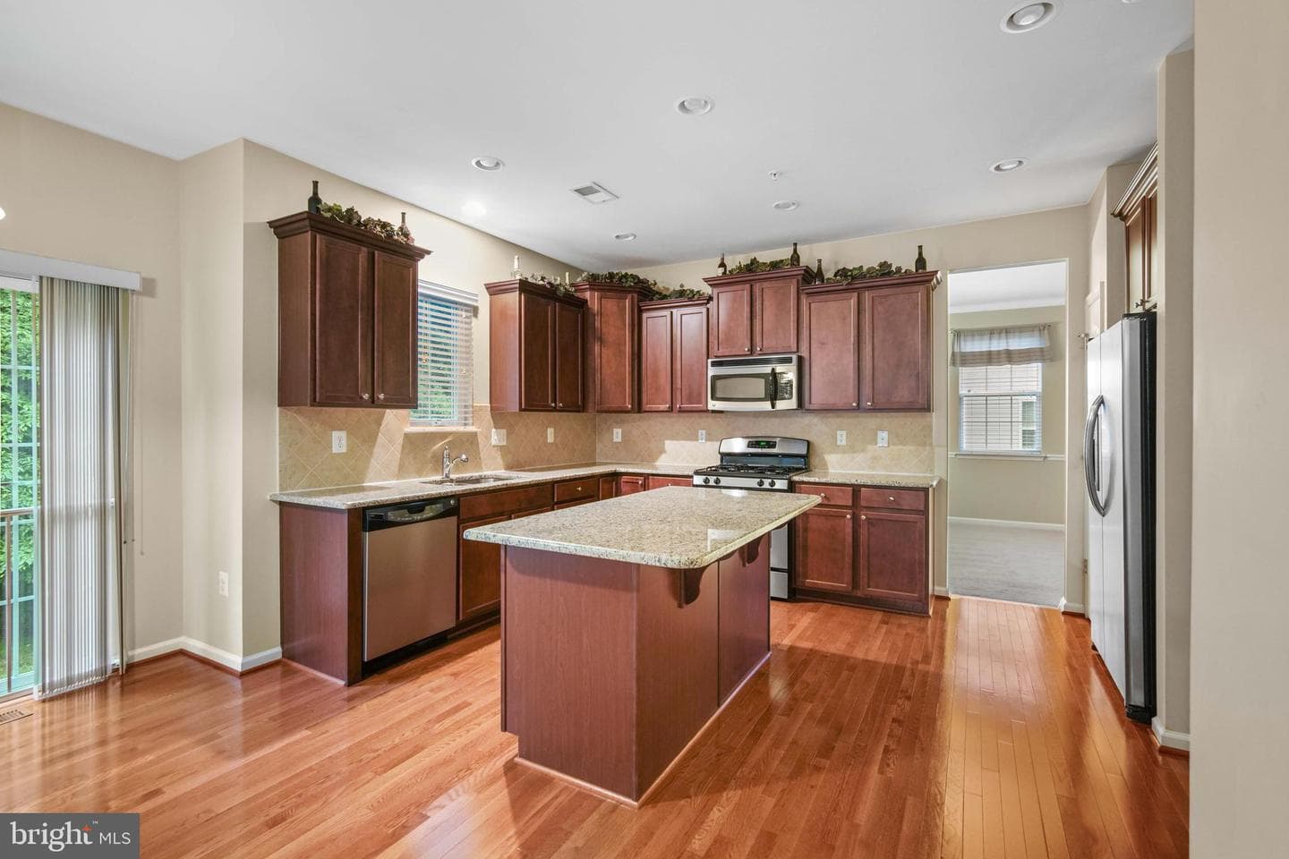 17205 Madrillon Way photo 9