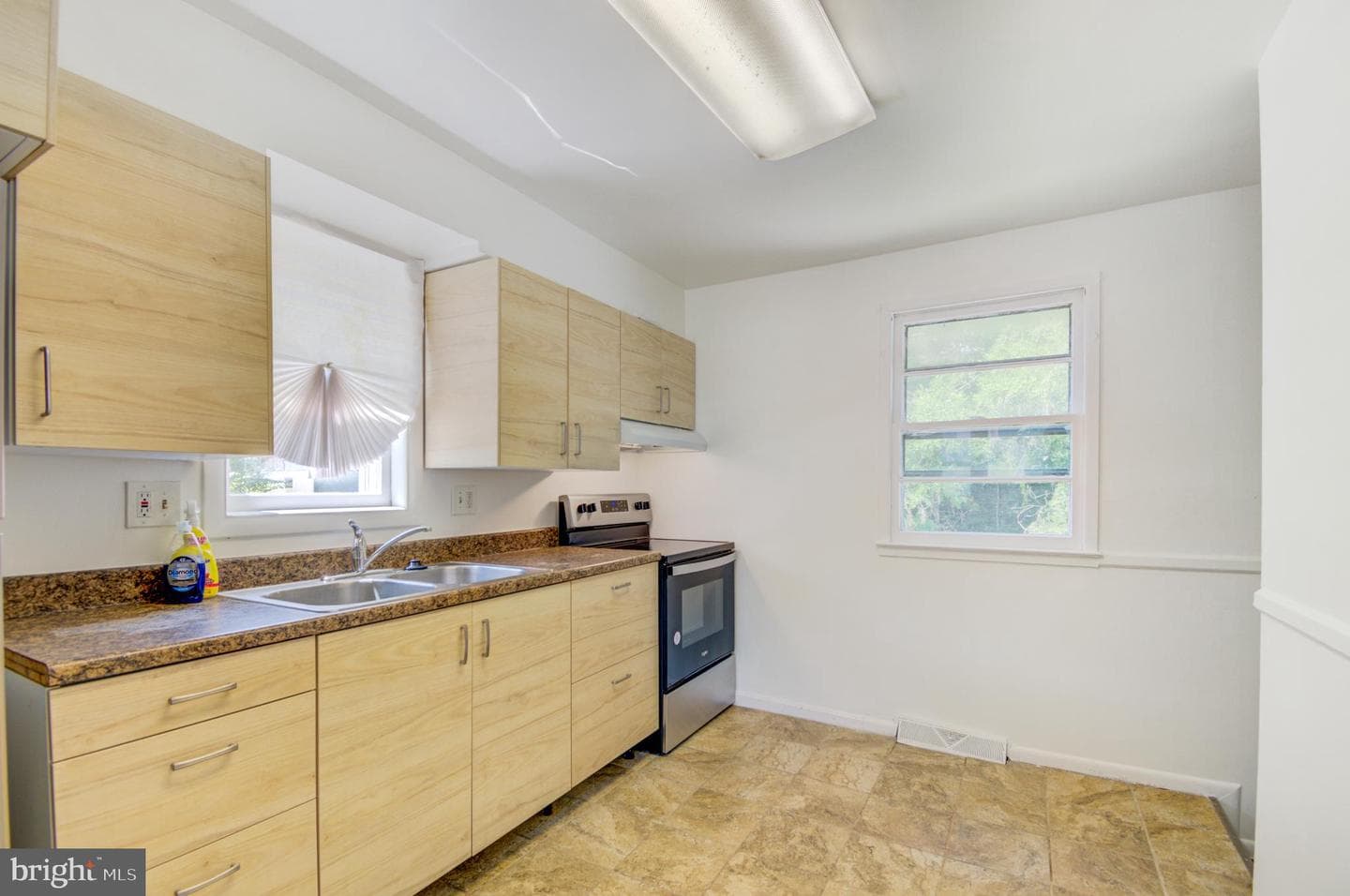 4705 Heath Street photo 14