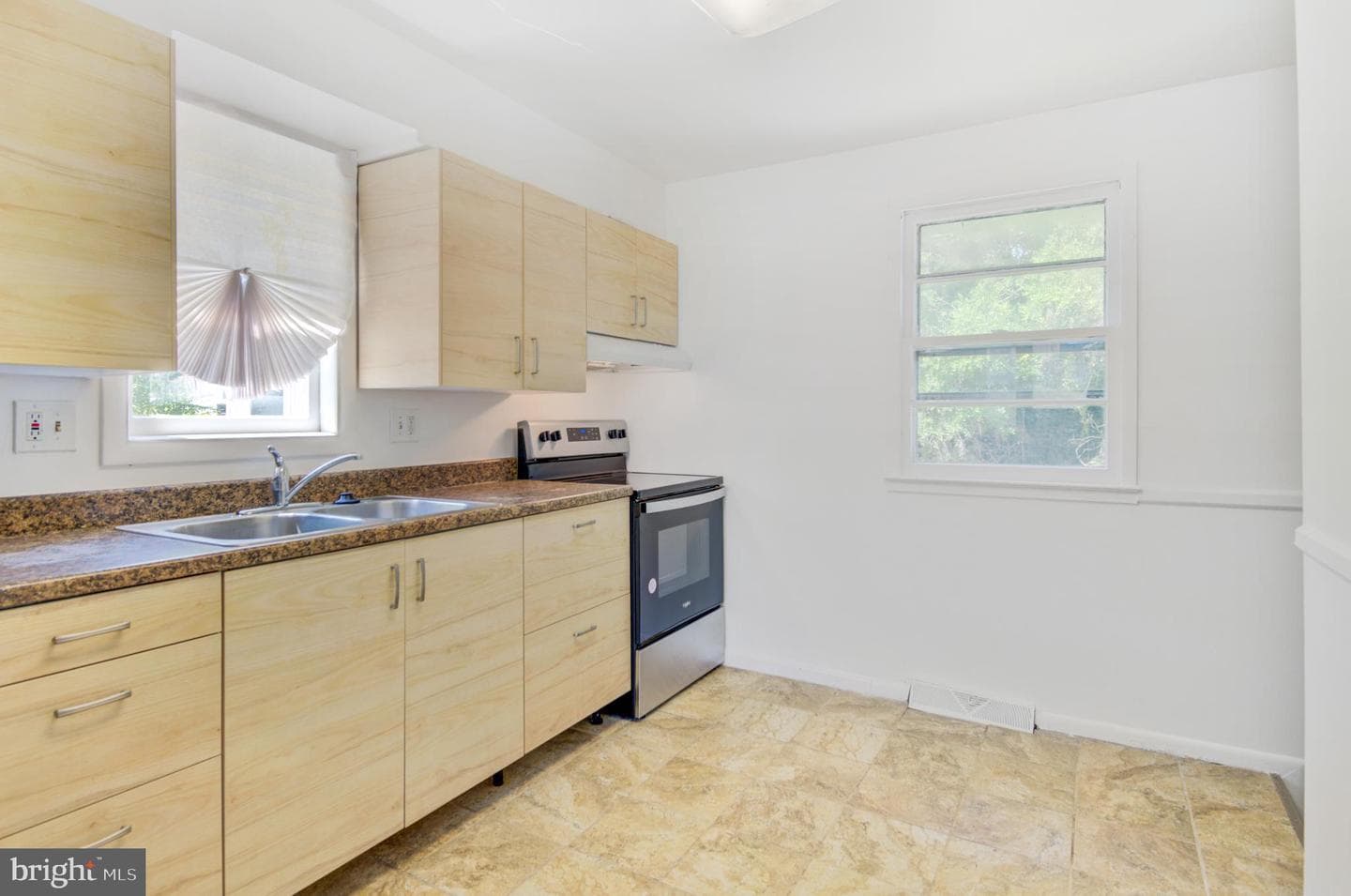4705 Heath Street photo 23