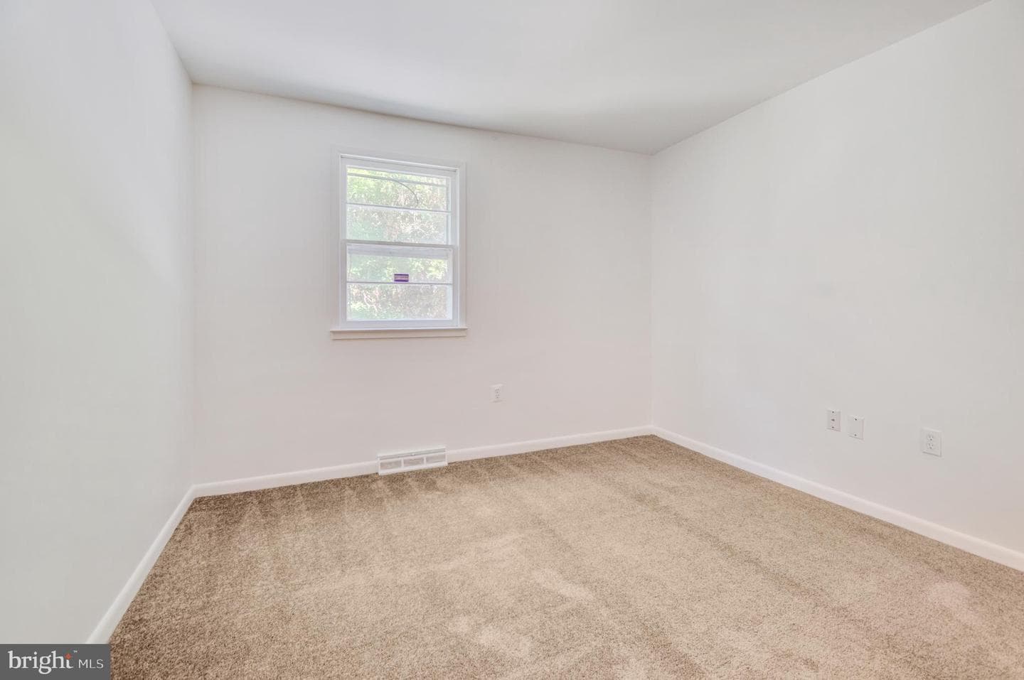4705 Heath Street photo 41