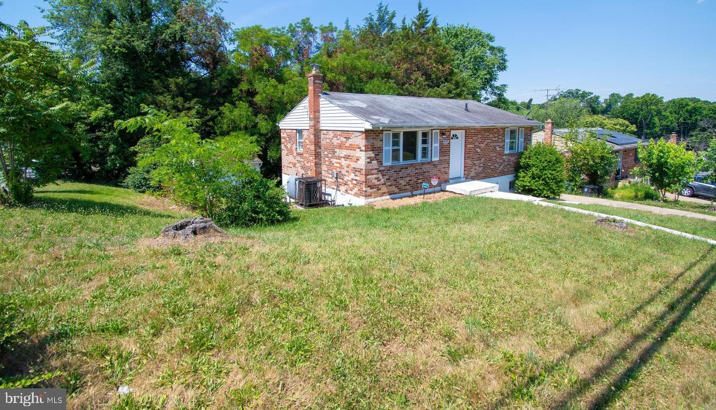 4705 Heath Street photo 62