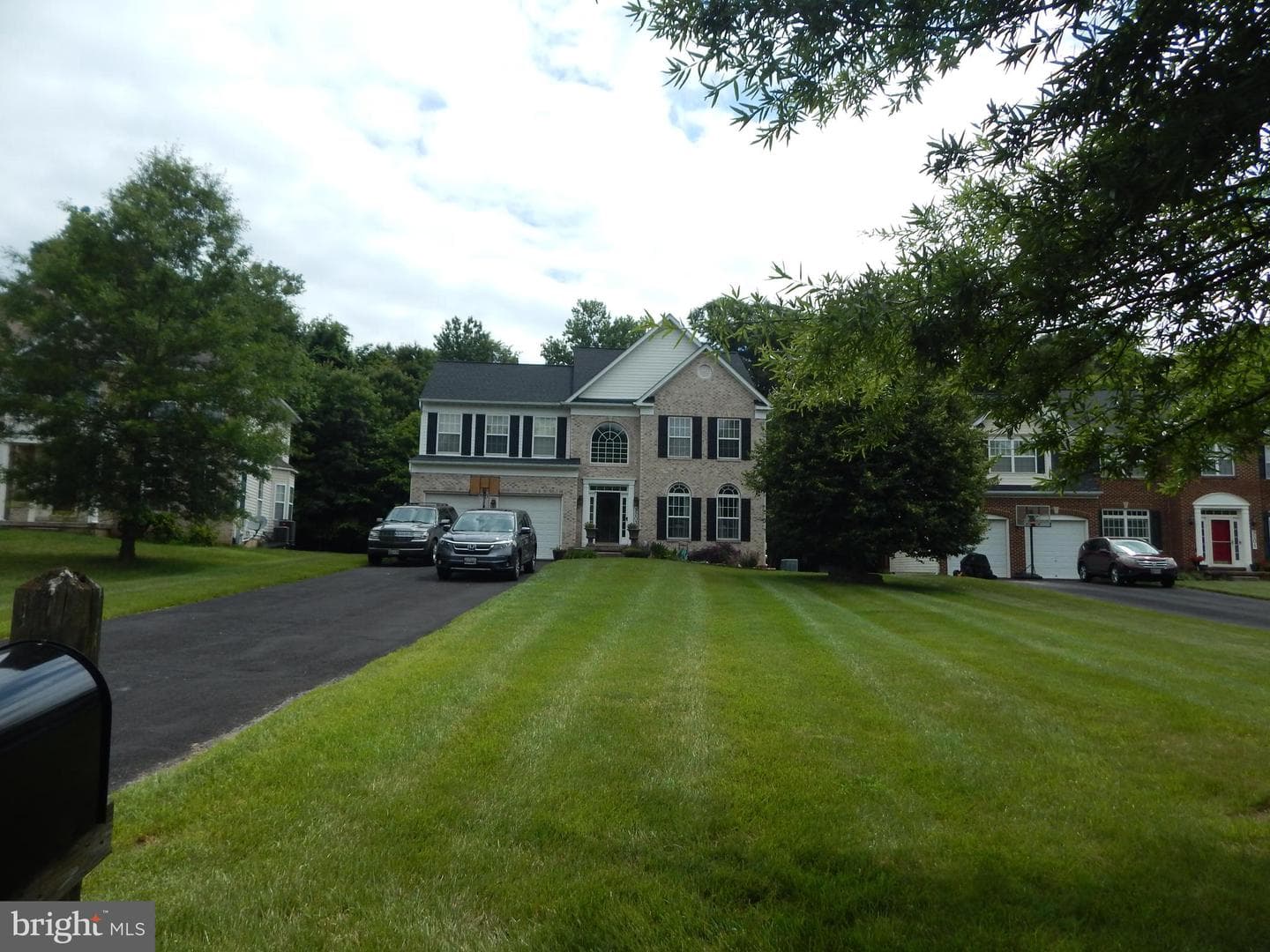 9203 Sumner Grove Drive photo 2