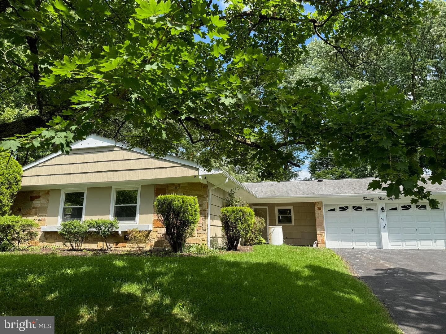 2515 Kenhill Drive photo 1