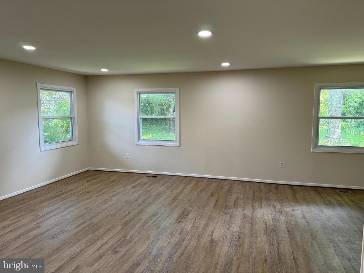 2515 Kenhill Drive photo 4
