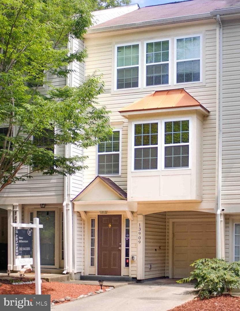 13909 Fareham Lane photo 1