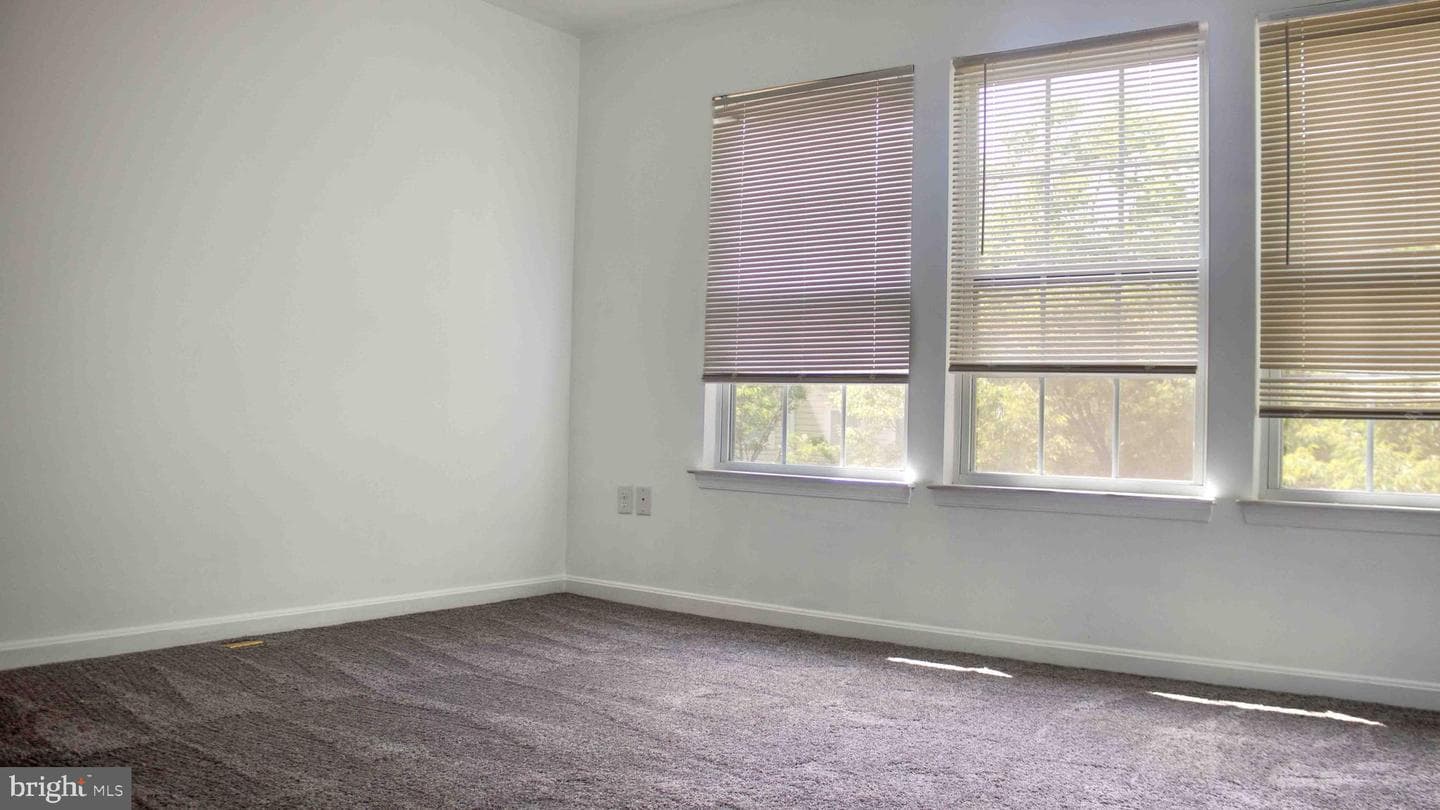 13909 Fareham Lane photo 10