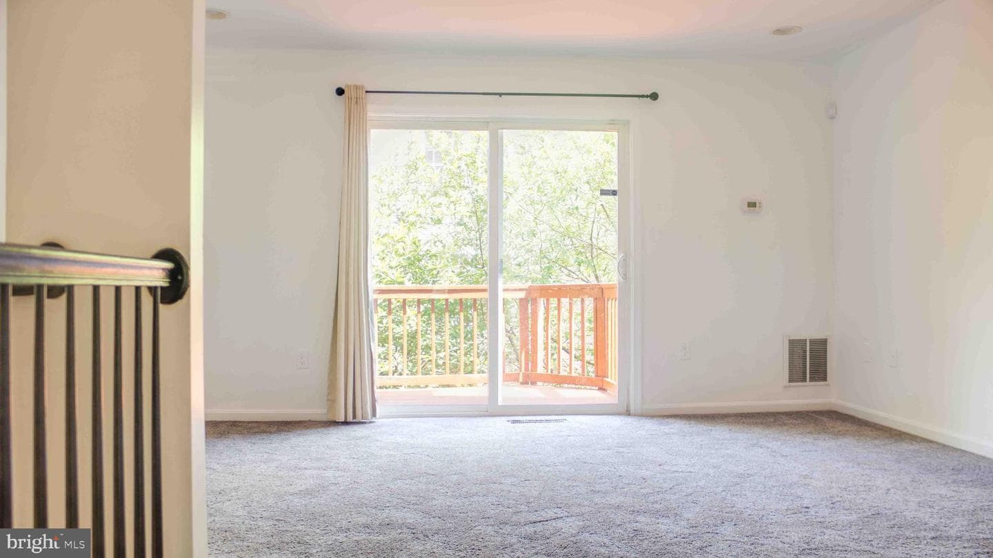13909 Fareham Lane photo 4