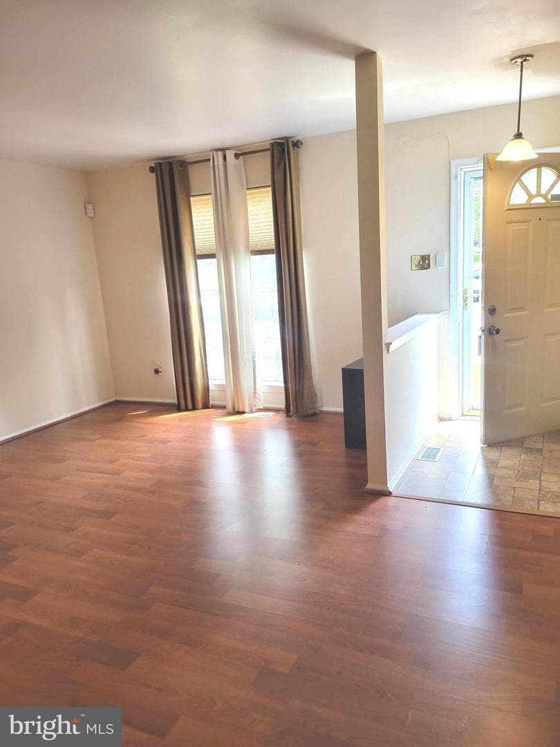 15758 Piller photo 4