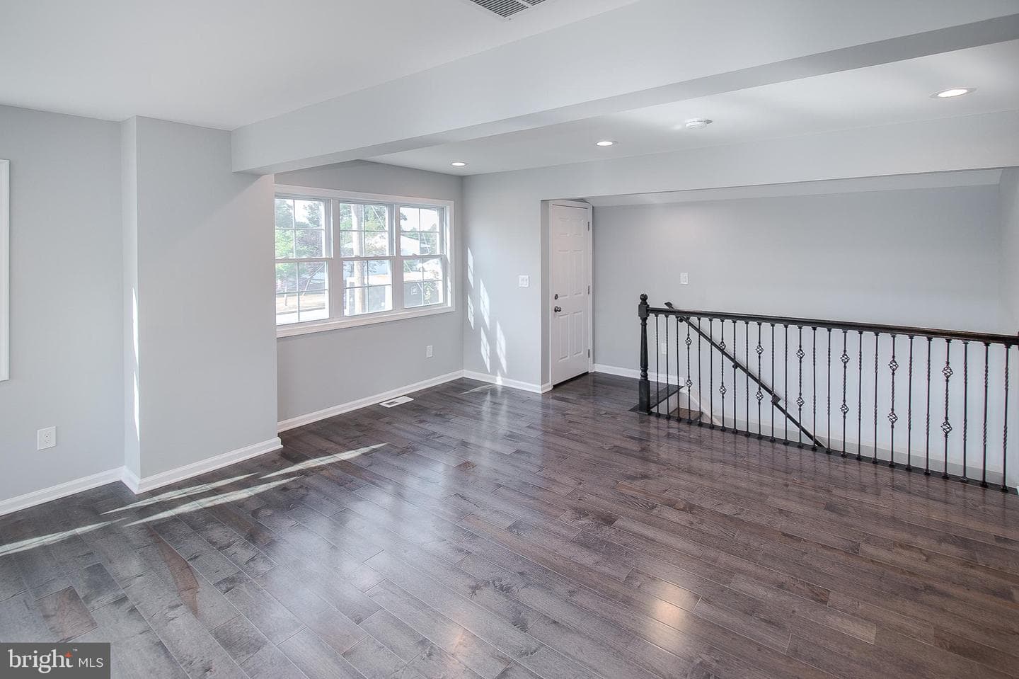 1605 Birchwood Drive photo 3
