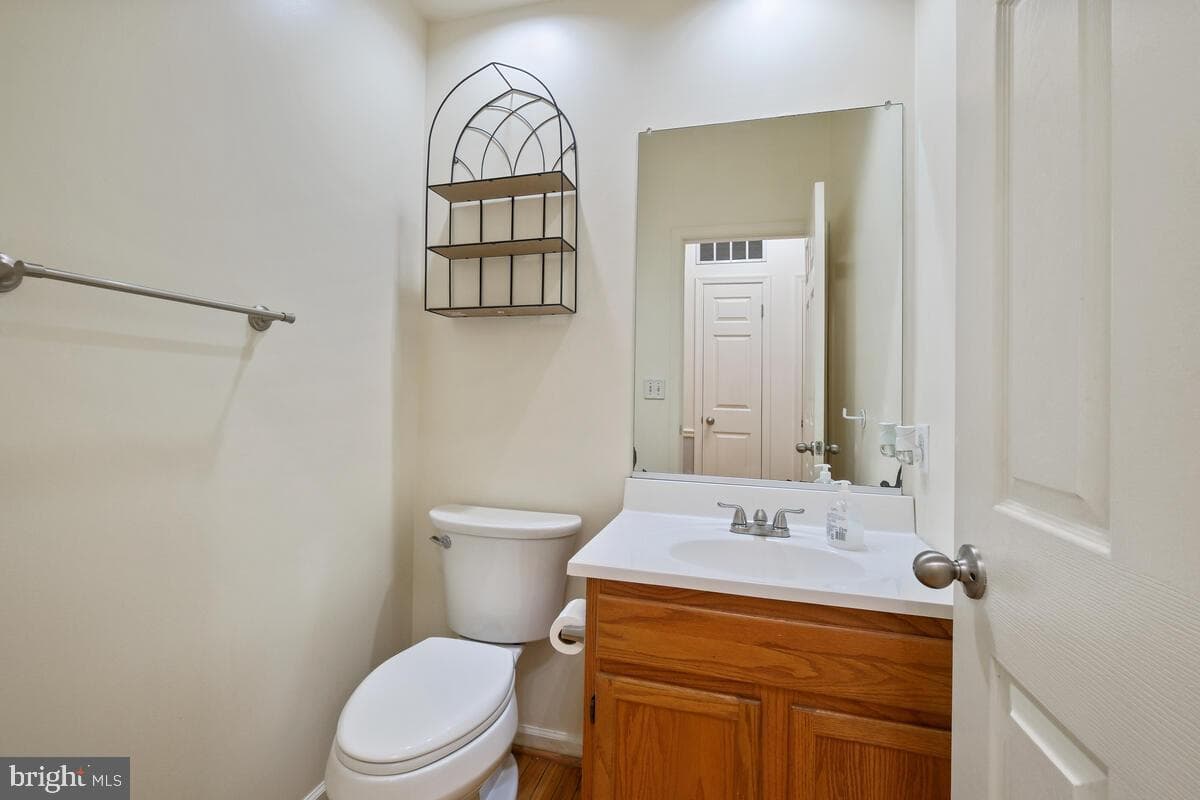 5403 Lakevale Terrace photo 10